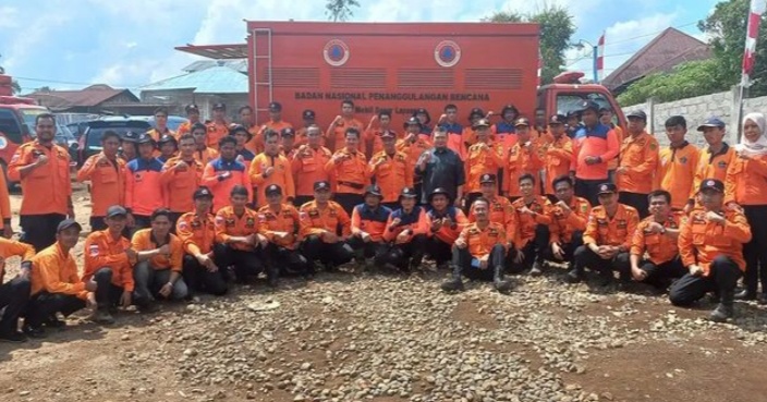 Berita Sore/Birong RT Teks poto: Badan Penanggulangan Bencana Daerah (BPBD) Tapsel mengadakan pelatihan peningkatan pengetahuan tentang penanggulangan bencana di SMP Plus IT Yayasan keluarga besar H.M Soman Daulay, Desa Aek Tuhul, P. Sidempuan, Sabtu (13/5).