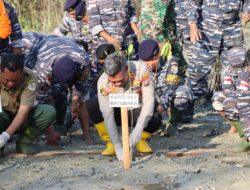 Kapolres Batu Bara Ikut Tanam Mangrove Serentak se-Indonesia