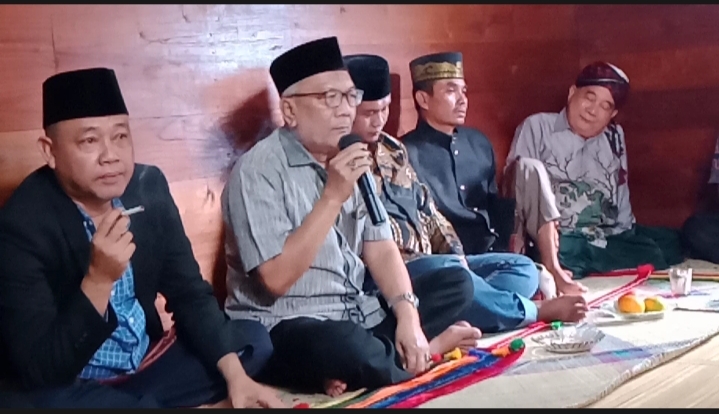 Teks foto beritasore/Ist Raja-raja Mandailing menyampaikan "hata olos hata andung" (permohonan).