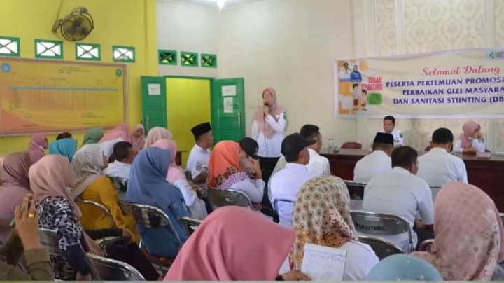 Berita Sore/Birong RT Teks poto: Acarq pertemuan Promosi Terkait Perbaikan Gizi Masyarakat Dan Sanitasi Stunting (DBH-CHT) di Aula Kantor Kecamatan P. Sidempuan Utara Rabu (17/5).