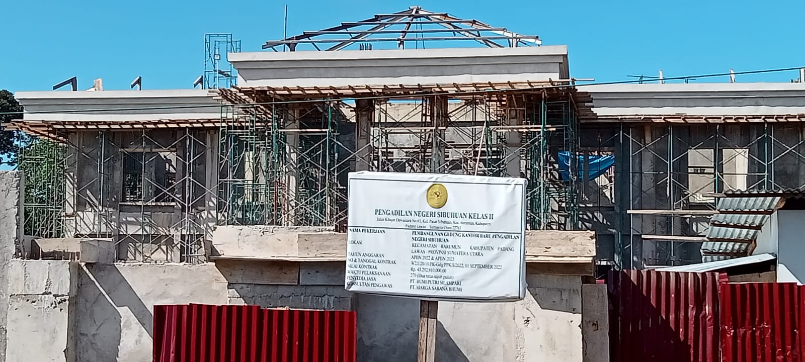 Keterangan Gambar: Lokasi bangunan kantor baru PN Sibuhuan di Jl KH Dewantara Sibuhuan. Sabtu (20/5) (Berita/Muhammad Satio)