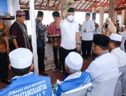 157 Jamaah Calhaj P.Siantar Ditepung Tawar