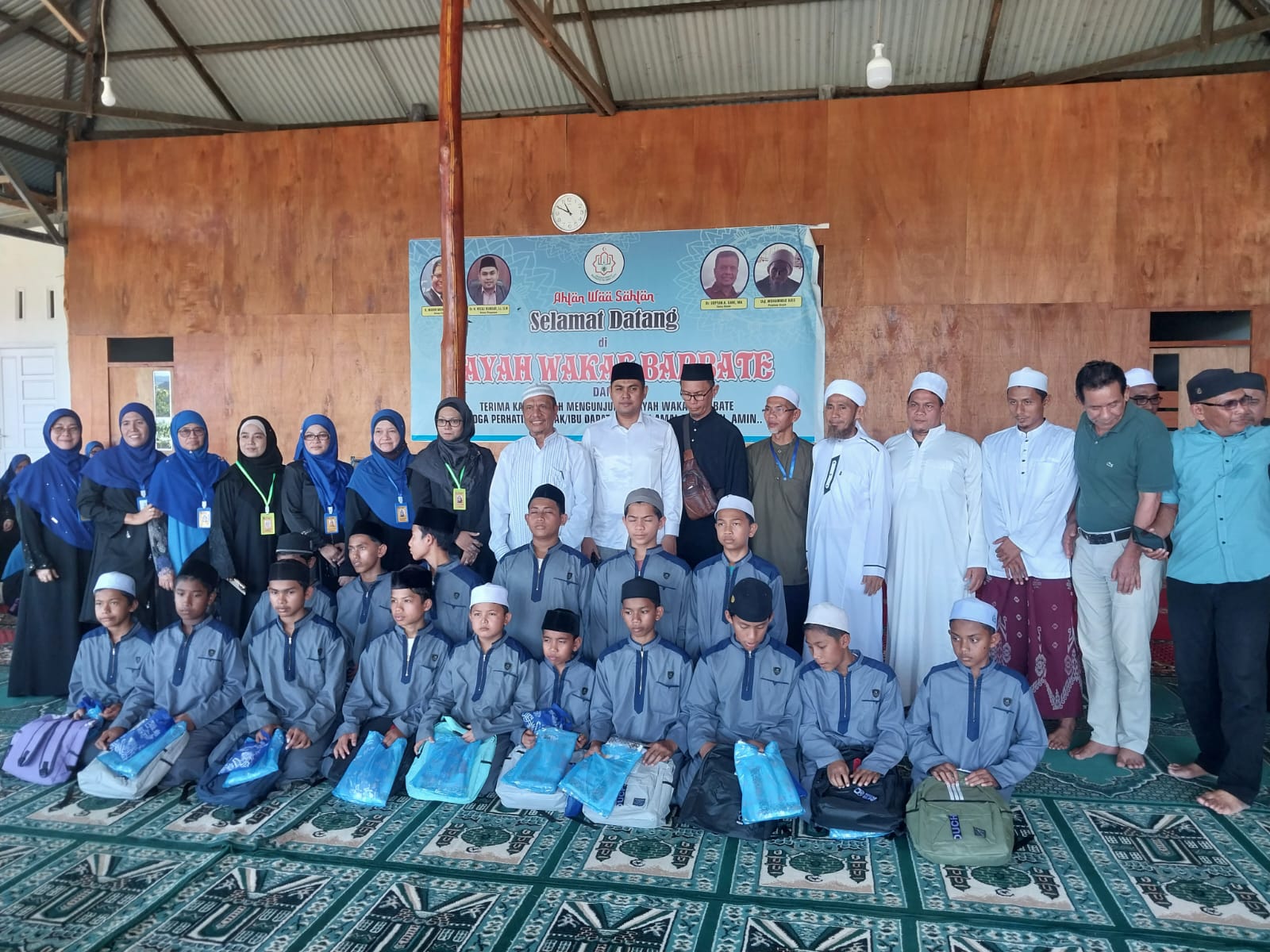 Yayasan Wakaf Barbate Kebun Kurma, Blang Bintang, Aceh Besar, terima kunjungan ibu-ibu Pertubuhan Sahabat Al-Quran Selangor, Malaysia, di Dayah setempat, Sabtu (27/05/23). (Foto: T.Mansursyah)