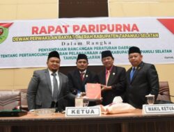 Bupati Tapsel Sampaikan Ranperda Pertanggungjawaban Pelaksanaan APBD 2022