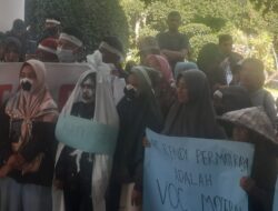 Massa Singkuang 1 ‘Kepung’ DPRD Madina