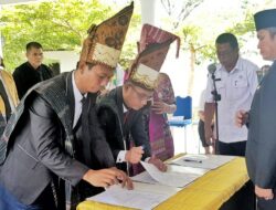 Sekda Simalungun Lantik Dirtek dan Dirum PDAM Tirta Lihou Periode 2023 – 2026