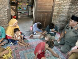 Sukhairi Mengusap Kepala 5 Anak Bersaudara Idap Katarak Juvenil