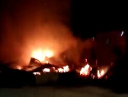 SIjago Merah Melalap 2 Rumah Dan 2 Anak Turut Terbakar