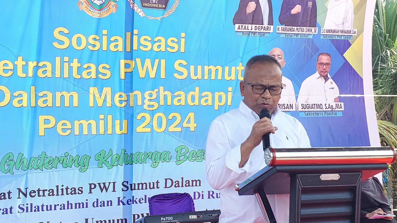 Berita Sore/ist Ketua Umum PWI Pusat Atal S. Depari pada FG PWI Sumut di Singapore Land, Batubara Sabtu (3/6).