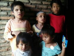 Anak Pidolidolok Sekeluarga Buta Total, Mohon Bantuan