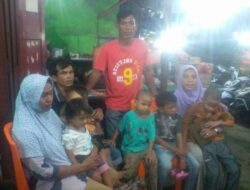 Teks fotoAnak-anak siap-siap berangkat ke Medan untuk operasi, 17 Desember 2017. Berita/Ist