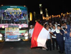 Bupati dan Ketua TP PKK Tapsel Antarkan Calhaj Tapsel Menuju Asrama Haji Medan