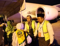 Bupati Tapsel dan Ketua TP PKK Lepas 194 JCH Tapsel Ke Jeddah