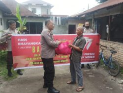 Sambut HUT Bhayangkara ke 77, Polsek Medan Baru Salurkan Sembako