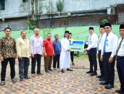 Dirut Perumda Tirtanadi Serahkan Sapi Qurban ke IPAM