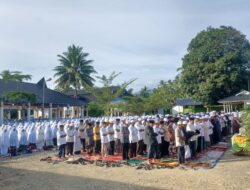 Ribuan Jamaah Salat Tasbih  Di Pengajian Tuan Nalomok