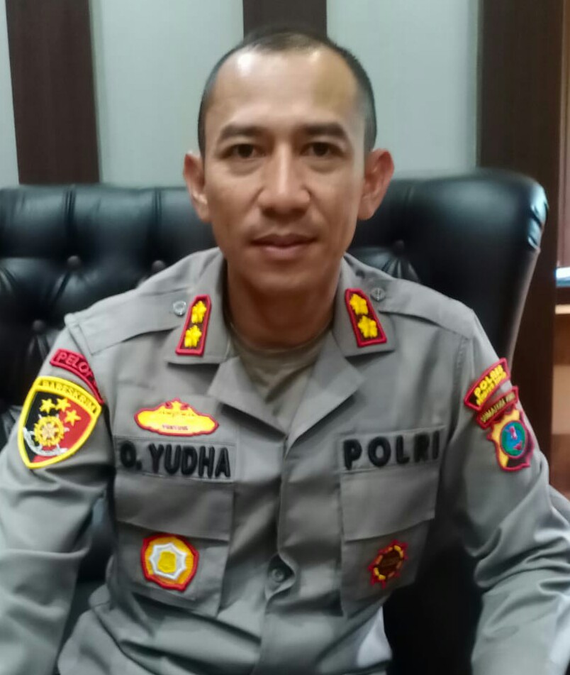 Teks foto:Kapolres Serdang Bedagai,AKBP Oxy Yudha Pratesta, SIK, setelah sukses mengadakan laga di rumput hijau U-12 kini sebagai penggagas sepak.bola U-16 Forkopimda Sergai pada HUT Kemerdekaan RI ke 78 di adakan di Mapolres Sergai, Rabu,26-07-2023.(Beritasore-Azwen)