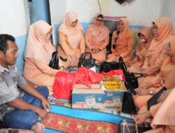 Dharma Wanita Persatuan Dinas Pendidikan dan Kebudayaan Serahkan Bantuan Korban Kebakaran & Korban Begal Di Belawan
