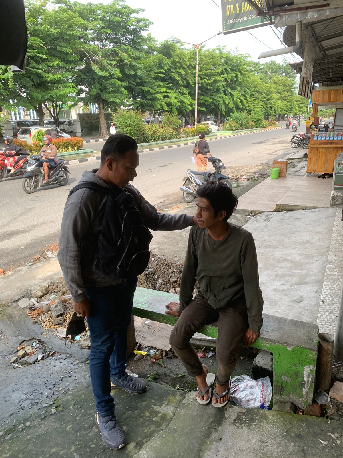  Teks: Jukir Liar Saat Diamankan Petugas Unit Reskrim Polsek Medan Baru