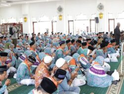 Teks fotoBerita/Ist
Jemaah haji Madina Kloter 18 tiba di Bandara Kualanamu, Minggu sekira pukul 11.01.