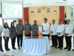 Bupati Samosir Terima Aset Objek Wisata Sibeabea