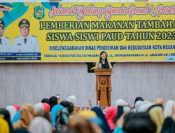 Dukung Penanganan Stunting, Ny Kahiyang Ayu Serahkan PMT kepada 370 Lembaga PAUD