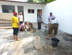 Jamaah Masjid Ar Rahman B.Kuis Pekan Gotroy Bangun Area Parkir Sepeda Motor