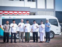 BSI Maslahat dan BSI Serahkan Bantuan Mobil ke Pesantren Cendekia Amanah
