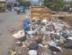 Sampah Berserak Di Panyabungan