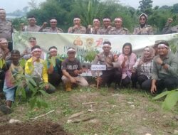 Polsek Medan Sunggal Tanam Pohon