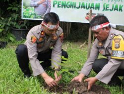 Polsek Medan Baru Tanam Ratusan Pohon