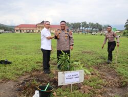 Polres Palas Tanam Seribu Pohon