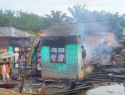 Satu Unit Rumah Semi Permanen Di Sosa Ludes Terbakar