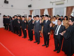Wali Kota Lantik 54 JPT Pratama, Administrator, Pengawas, dan Fungsional