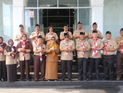 dr Susanti Lepas Kontingen Kwarcab Pramuka P. Sianțar Ke Cibubur