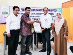 Pemerintah Aceh Serahkan SK Anggota BPSK Langsa