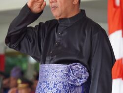 Kenakan Pakaian Melayu, Syah Afandin Pimpin Peringatan HUT Ke -78 RI 