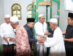 Bupati Tapsel Jadi Imam Shalat Jum’at di Masjid Batang Angkola