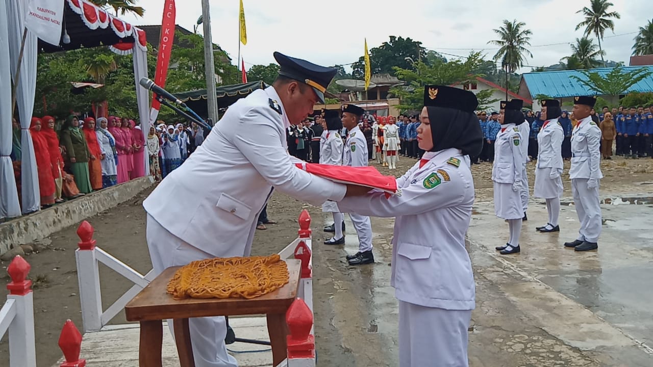 Teks foto Upacara peringatan detik-detik proklamasi kemerdekaan ke-78 RI di Kec. Kotanopan, Kab. Mandailing Natal.
