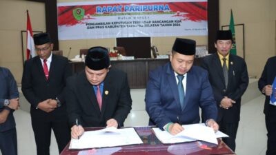 Bupati Tapsel Bersama Pimpinan DPRD Tandatangani Nota Kesepakatan KUA-PPAS 2024