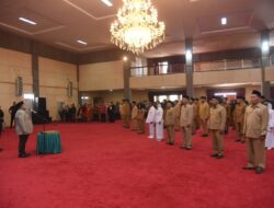 Bupati Tapsel Lantik Puluhan Pejabat 