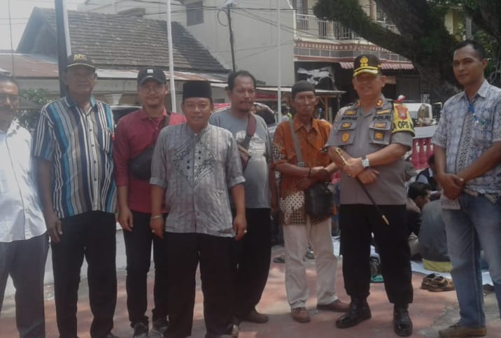 Teks fhoto Polisi Sang Pejuang Dhuafa Dewan Pendiri sekaligus Pembina KSJ Kombes Pol (P) H.Ikhwan Lubis SH,MH maju ke DPR-RI Partai Nasdem Sumut 3 Senin (28/8-2023).beritasore/alirsyah
