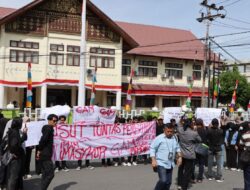Puluhan Personel Polres Aceh Barat Kawal Pengamanan Aksi Damai