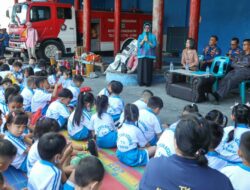 Dinas Damkarmat P. Siantar Sosialisasi Pengenalan Alat Damkar Ke Murid TK