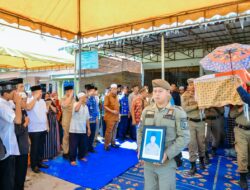Bupati Batu Bara Pimpin Upacara Pelepasan Jenazah Camat Talawi