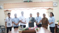 Berita Sore/Birong RT Teks poto: Bupati Tapsel, Dolly Pasaribu teken hibah dukungan peningkatan prasarana Bandar Udara Aek Godang, Selasa (26/9).