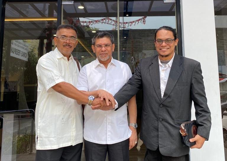 Ketua Umum Dewan Pimpinan Pusat (DPP) FOPKRA, Fazlun Hasan dan Ketua Umum GERAHAM saat melakukan audiensi ke Komnas HAM Indonesia yang diterima oleh Wakil Ketua Dr Abdul Harus Semendawai, Jumat (1/9). ist