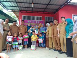 Pemkab Toba Beri Bantuan Kepada Siswa dan Wanita Rawan Sosial Ekonomi