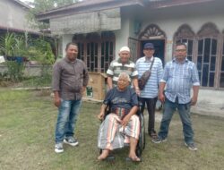 Pejuang Gemkara Tersenyum Terima Kursi Roda Sang Pejuang Dhuafa