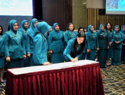 Kahiyang Ayu Dikukuhkan Jadi Pembina Posyandu Kota Medan